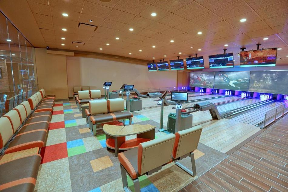 Williamsburg Stunning Condo Near Universal Studios المظهر الخارجي الصورة