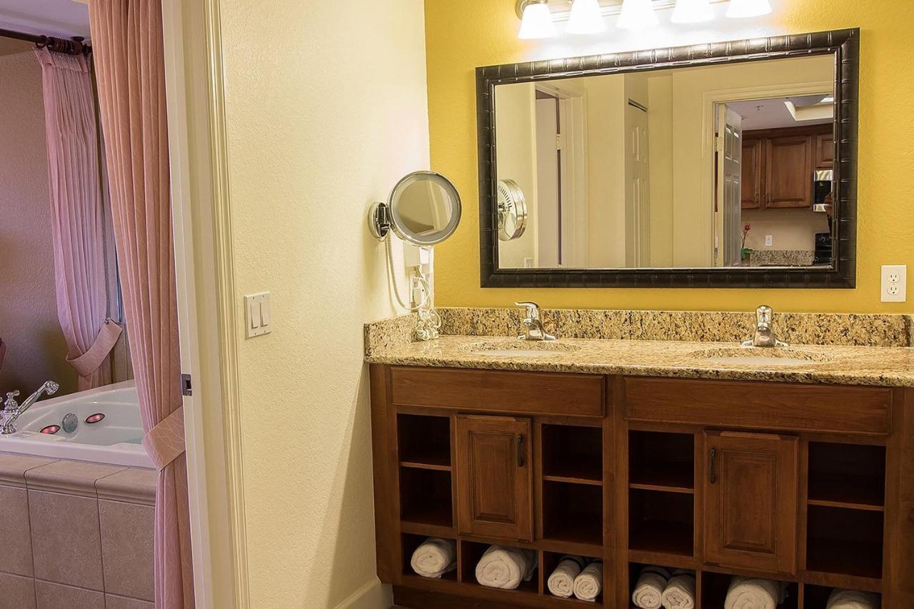 Williamsburg Stunning Condo Near Universal Studios المظهر الخارجي الصورة