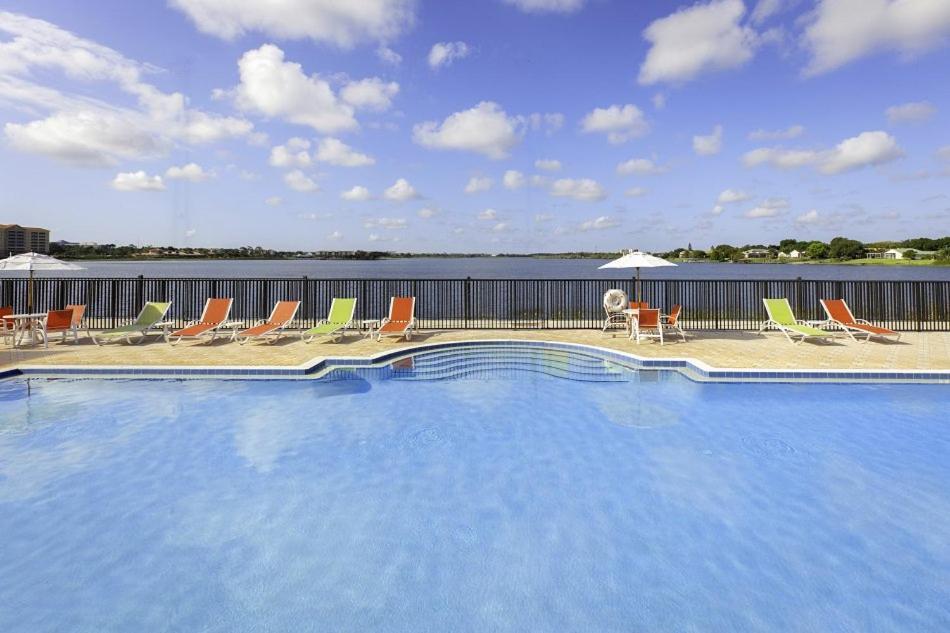 Williamsburg Stunning Condo Near Universal Studios المظهر الخارجي الصورة
